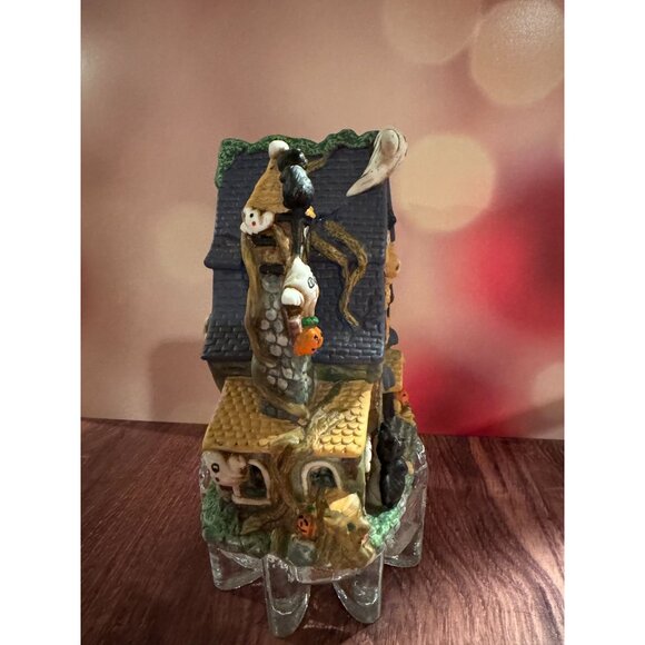 Porcelain Spooky Hotel – Perfect for Halloween Decor‎ - Picture 5 of 13